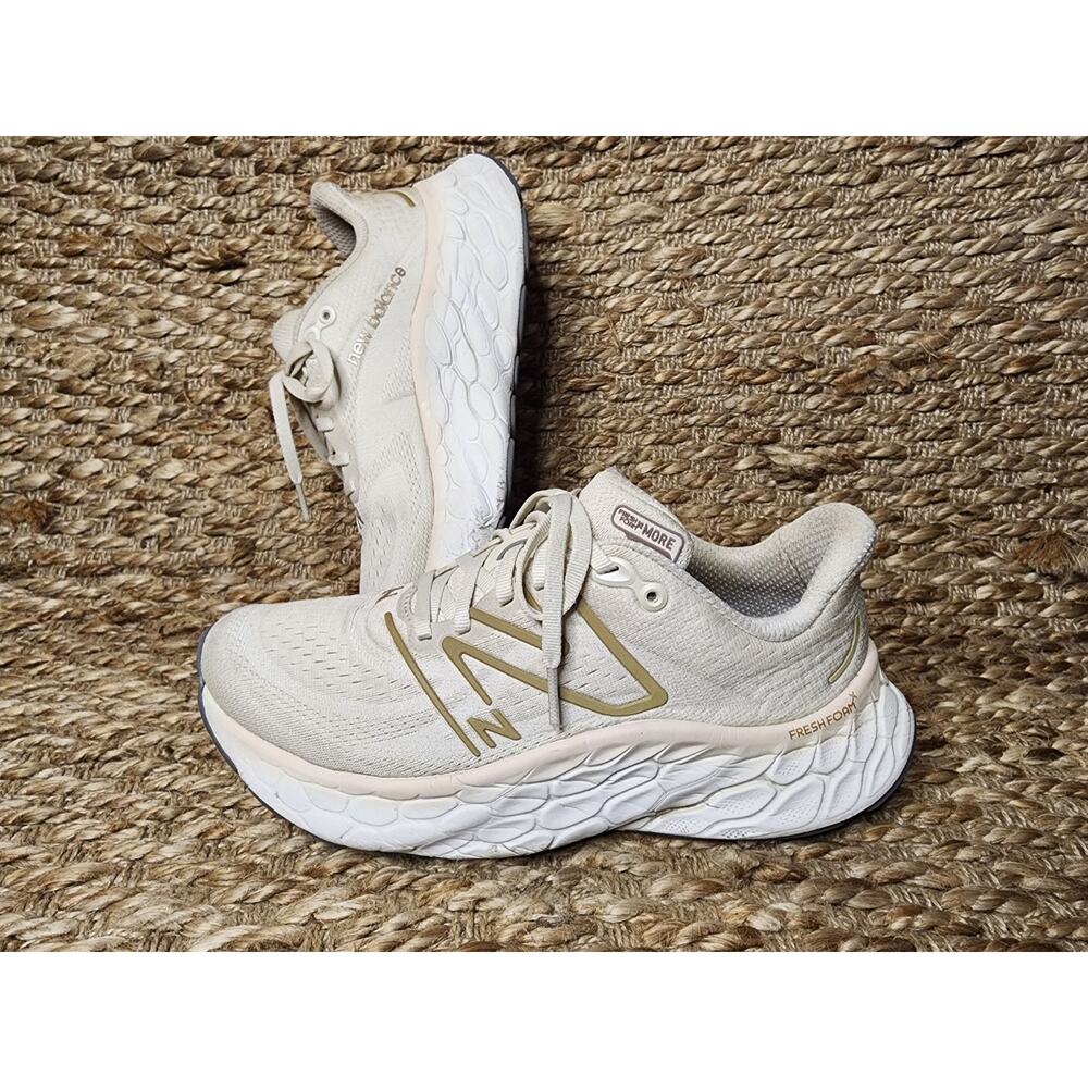 New Balance Fresh Foam X More v4 Women's 8 White Gold Metallic Running Shoes